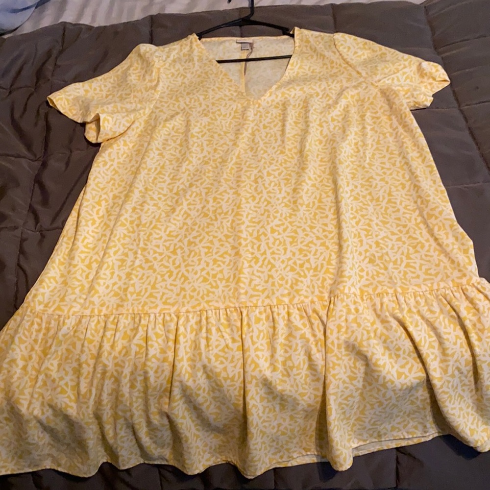 V neck yellow print dress